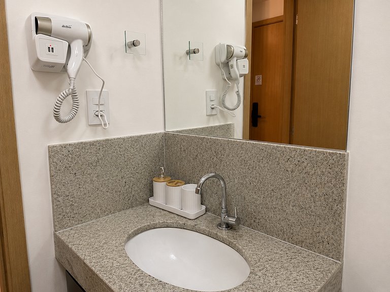 Studio Confortável Piscina Academia -aceita bebê