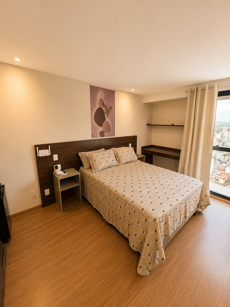Studio novo  Pro UFJF e Monte Sinai  vaga e ar