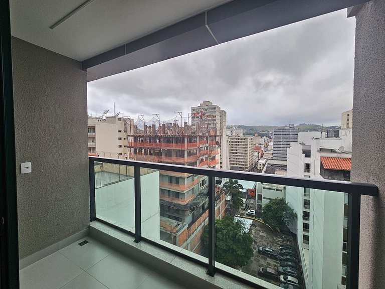 LSA1001| Studio novo ao lado Pq Halfeld acad e ar